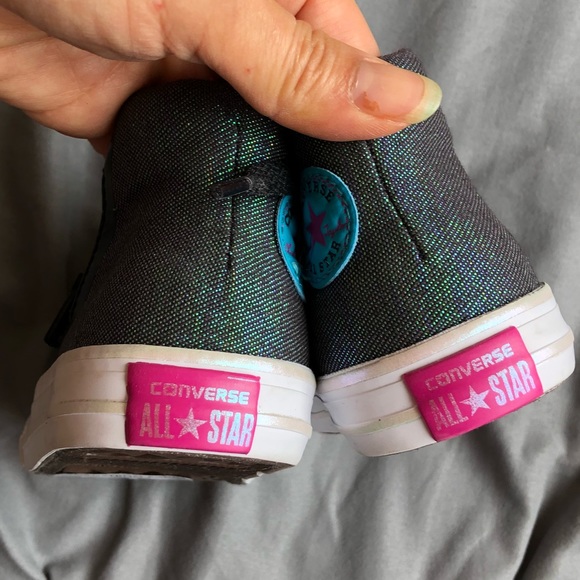 NEW Kids Converse Chuck Taylor Shoes - Picture 3 of 3